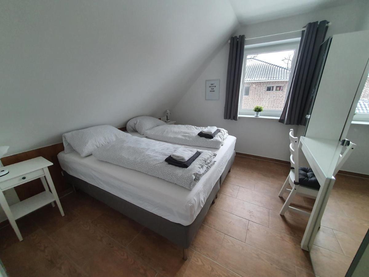Haus Taybeerweg Apartment Aurich Exterior photo